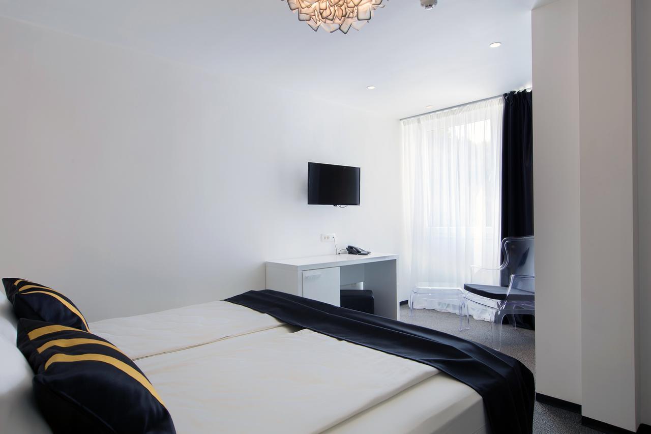 B Gold Luxury Rooms B&B スプリト エクステリア 写真
