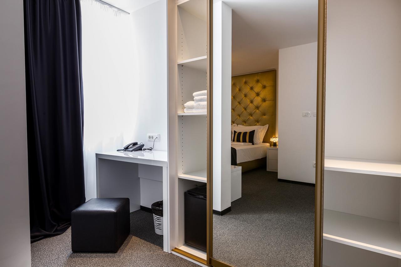 B Gold Luxury Rooms B&B スプリト エクステリア 写真