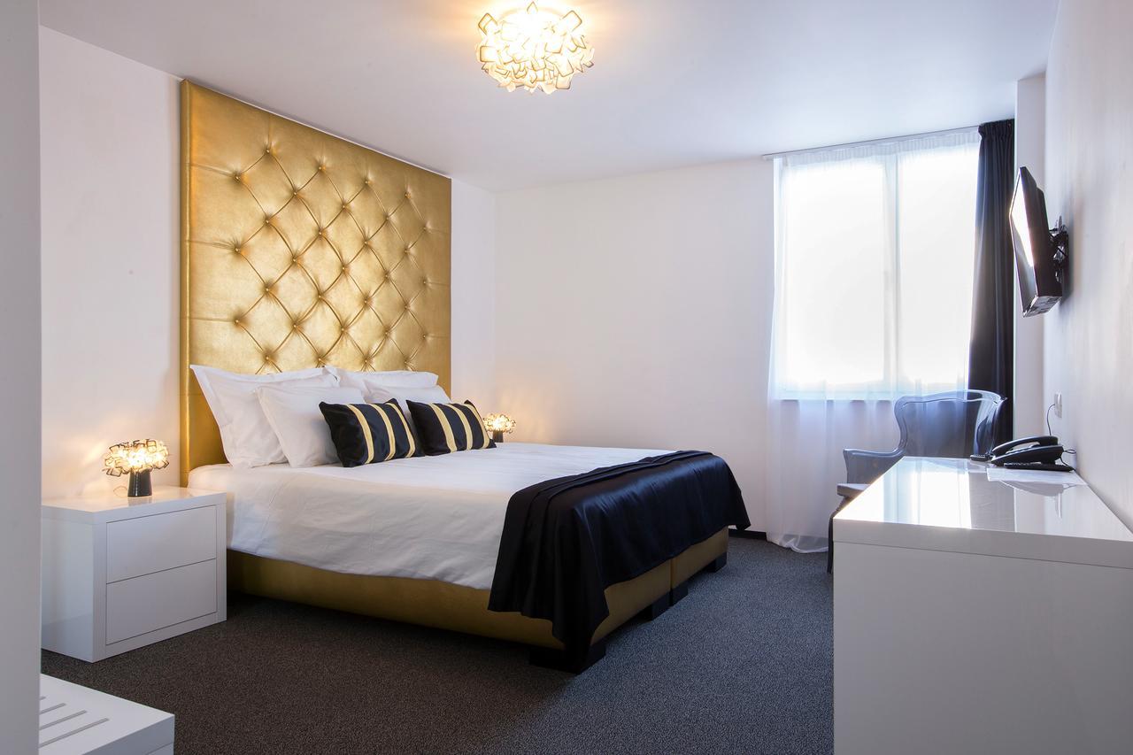 B Gold Luxury Rooms B&B スプリト エクステリア 写真