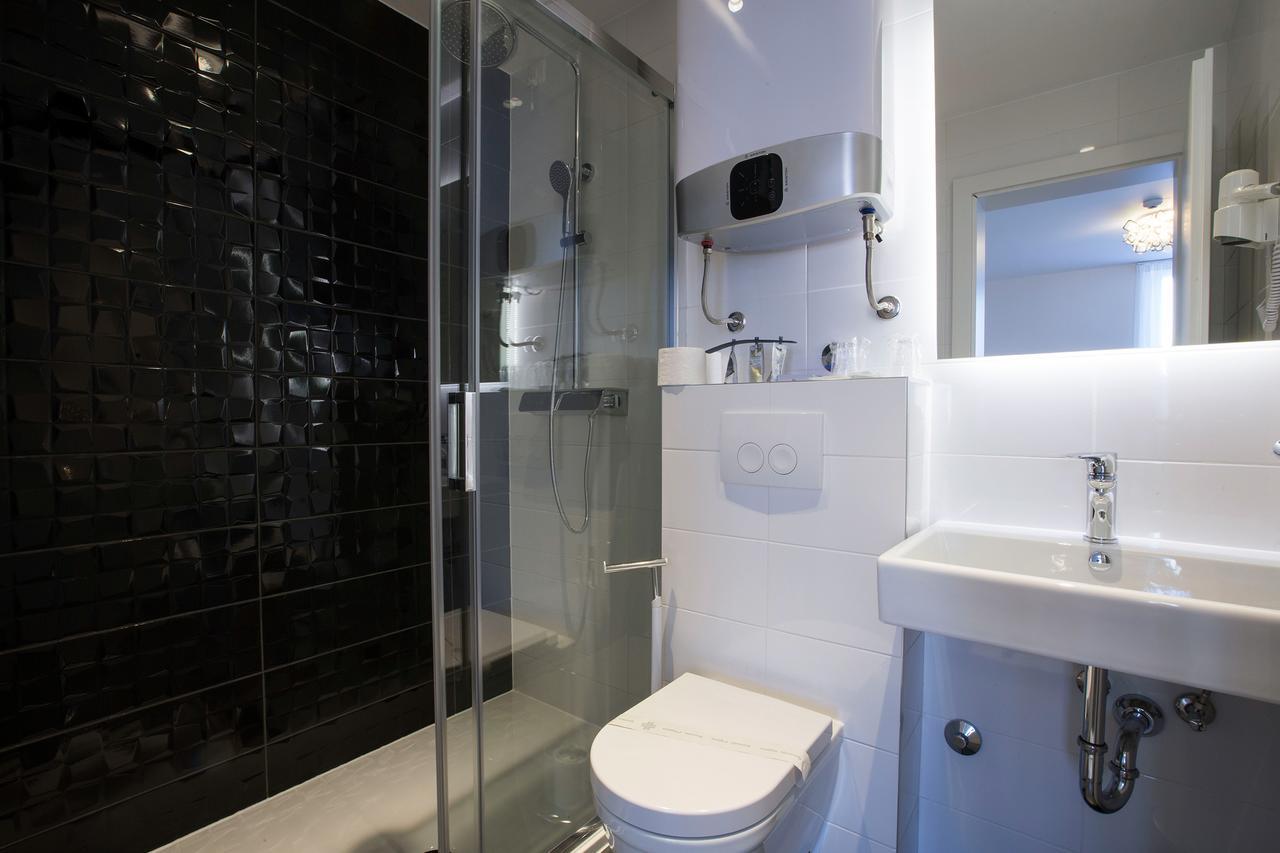 B Gold Luxury Rooms B&B スプリト エクステリア 写真
